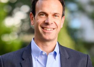 Jonathan Kolstad Headshot