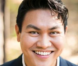 Doy Charnsupharindr Headshot
