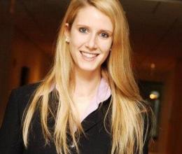 Juliana Schroeder Headshot