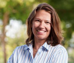 headshot of Liz Lowry