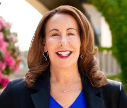 headshot of jennifer chatman