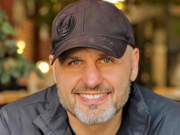headshot of Laszlo Bock