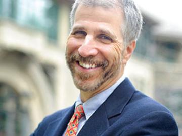 Severin Borenstein Headshot 