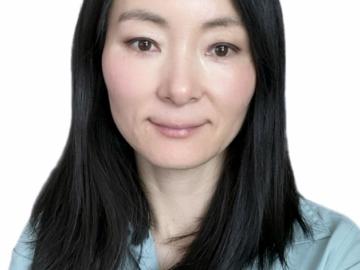 headshot of Juliana Kim