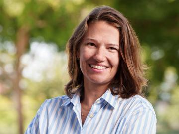 headshot of Liz Lowry